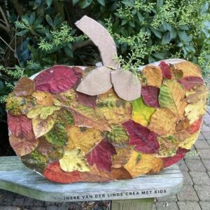 Pompoen Beplakken Met Herfst Blaadjes! » Crea Met Kids